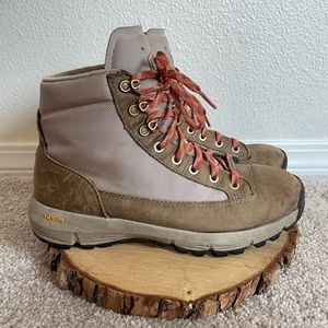 Danner Hiking Boots Women’s Explorer 650 Size 8.5